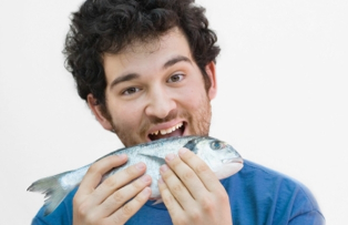 Fish and fish dishes, this is a very important part of the diet of the male